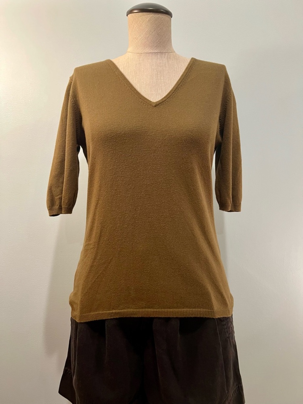 V-Neck Short Sleeve Knit Sweater - Olive Brown.